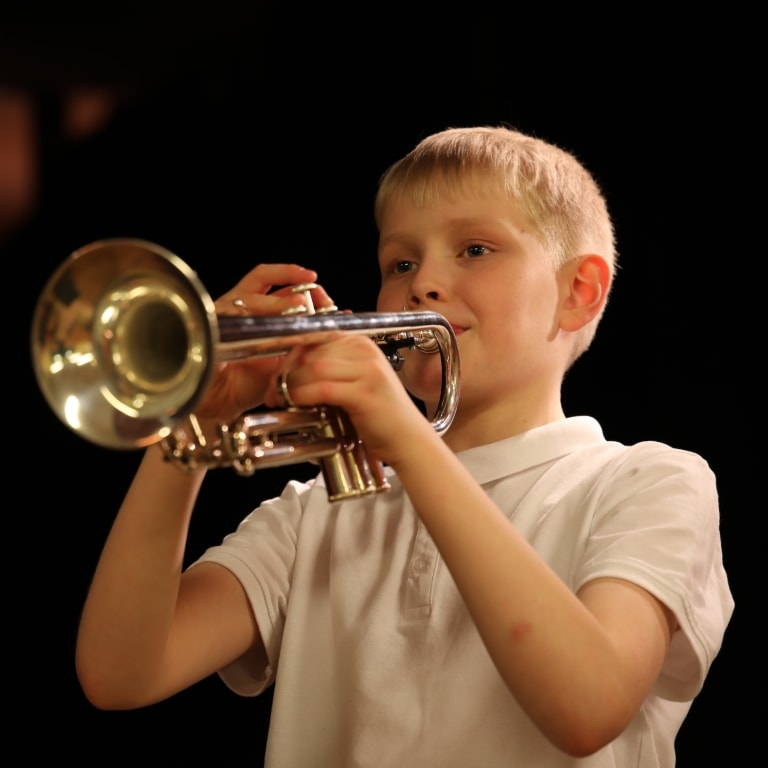 歯並びの変化がアンブシュアに与える影響｜高音や音色への作用